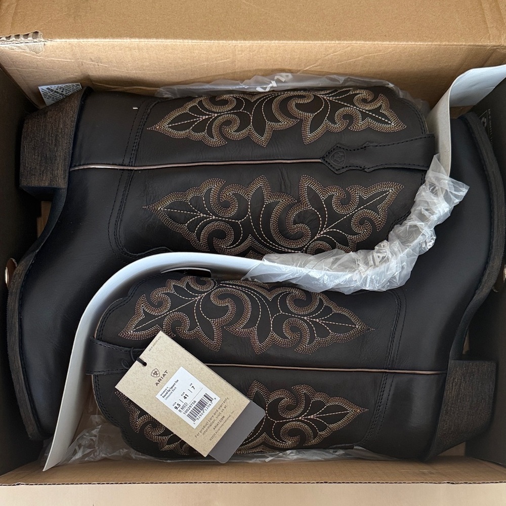 Artist Women’s Round Up Square Toe Western Boots